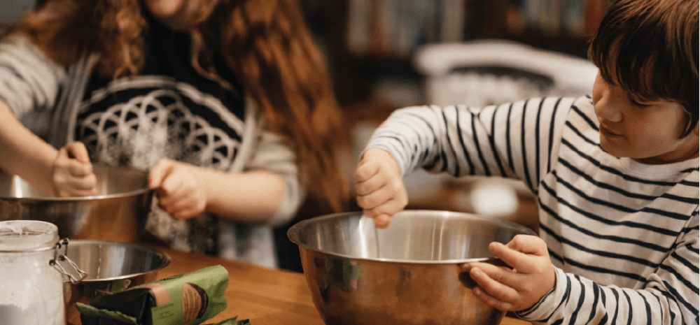 kids baking
