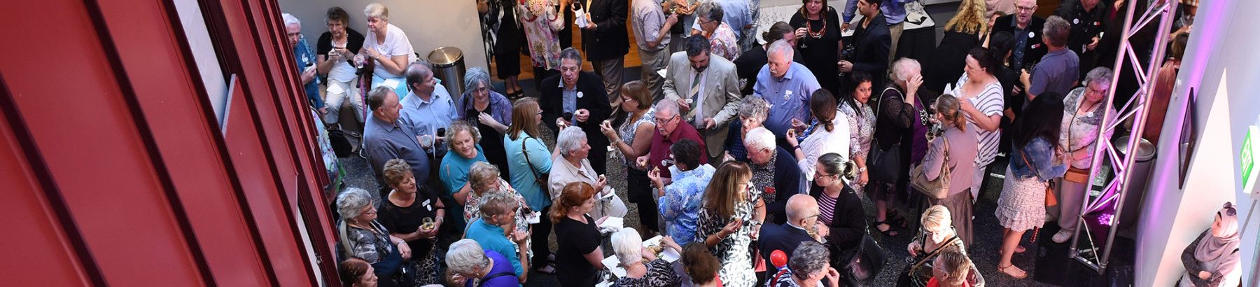 Drum audience in the foyer